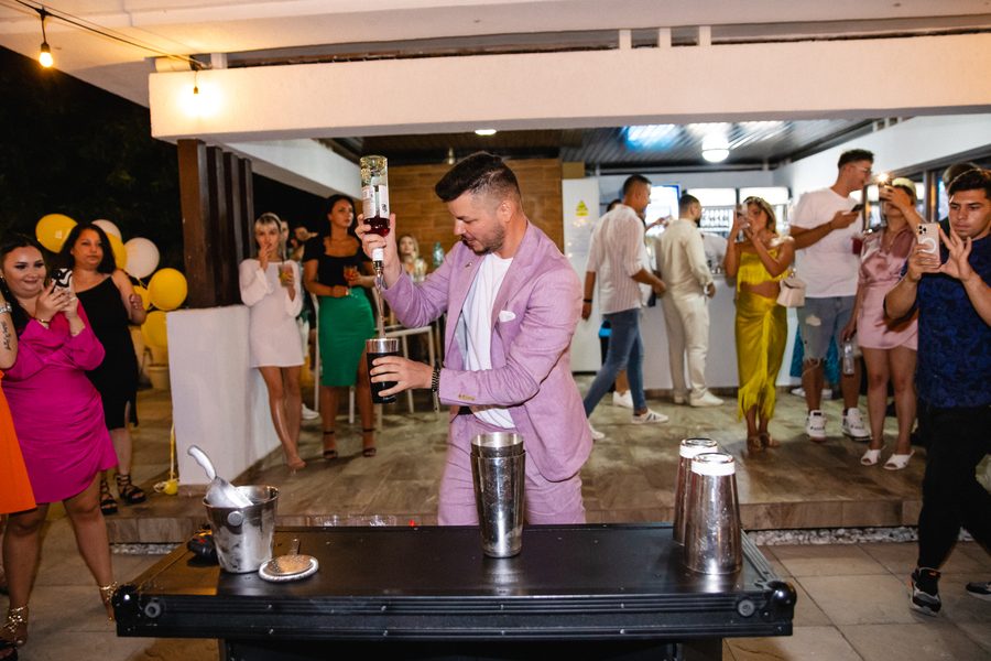Show de cocktailuri la bar