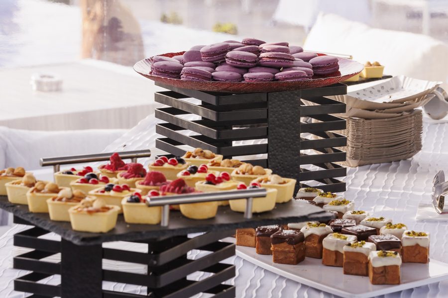 Bar de deserturi cu macarons și tarte