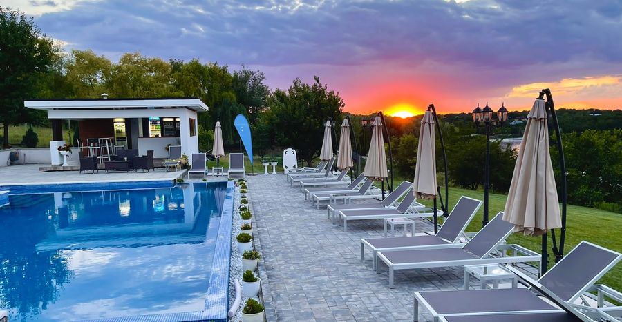 Piscina la apus